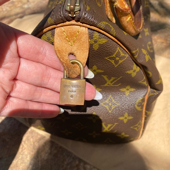 Authentic monogram Louis Vuitton speedy 30 tote bag perfect patina size bag - Picture 8 of 12